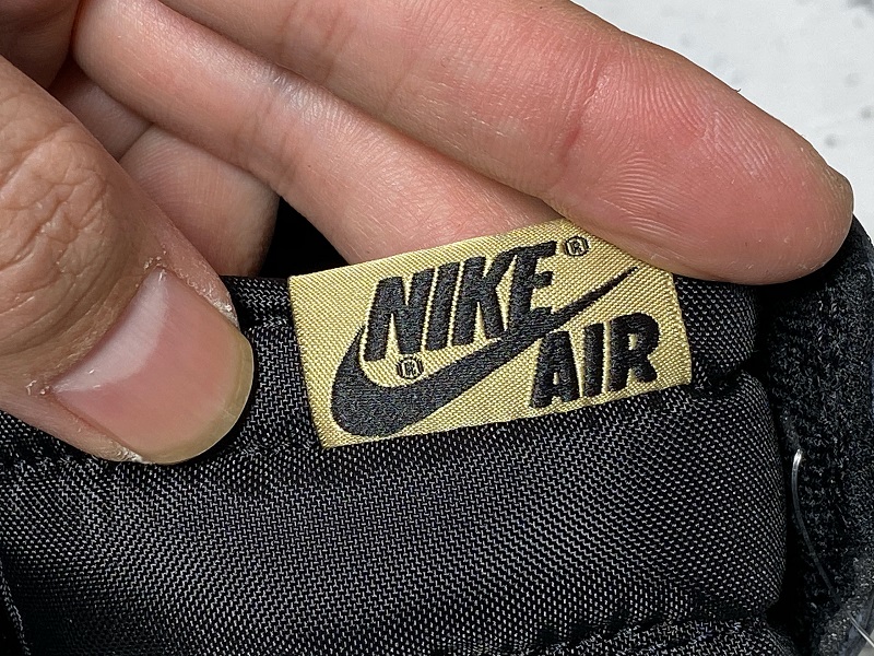 Air Jordan 1 CRIMSON TINT